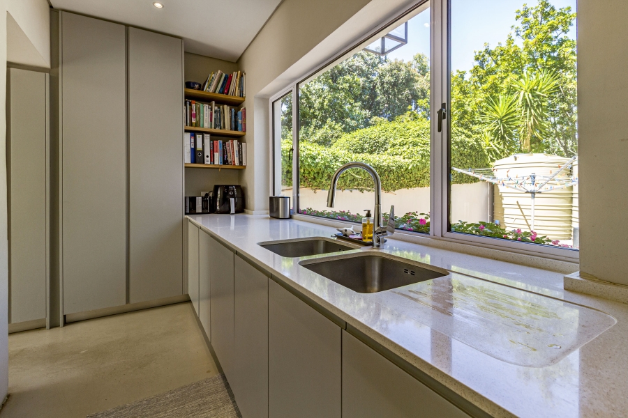 5 Bedroom Property for Sale in Erinvale Golf Estate Western Cape
